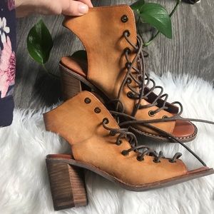 Free People (Jeffrey Campbell) Covet Lace Up